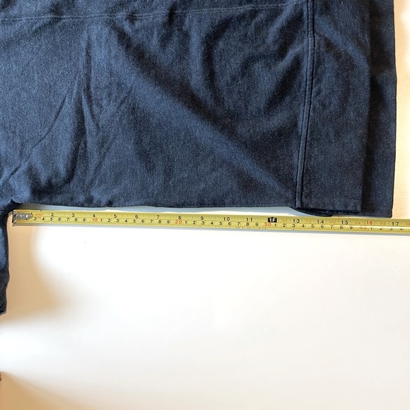Lululemon Crew Neck High-Low Short Sleeve Top - Picture 4 of 5